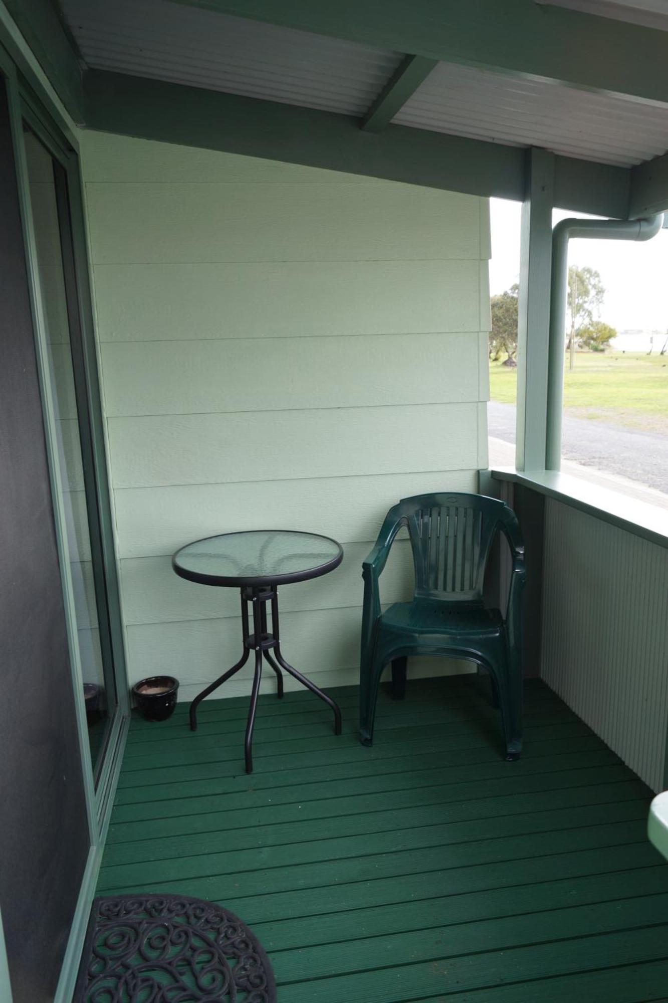 Lake Albert Caravan Park Hotell Meningie Rom bilde