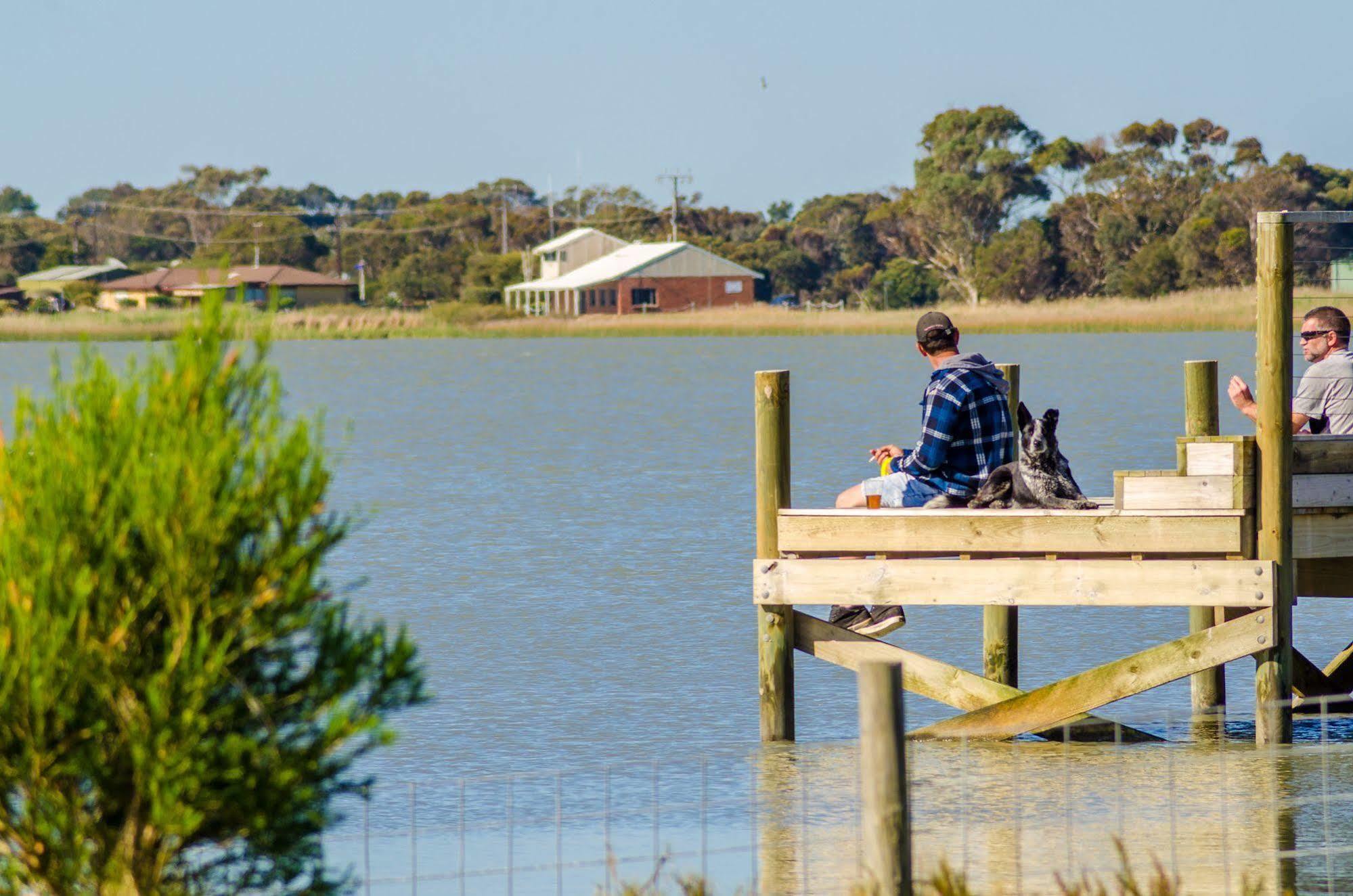 Lake Albert Caravan Park Hotell Meningie Eksteriør bilde